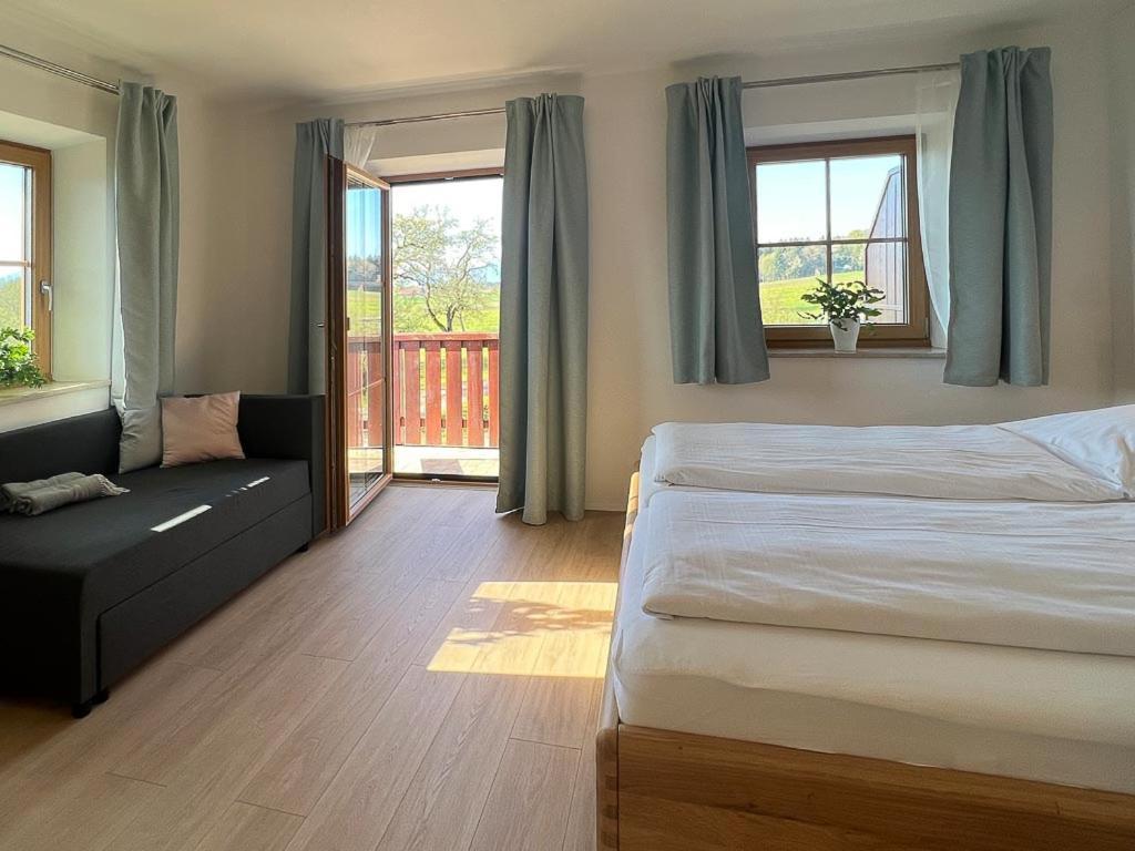 Ferienwohnungen Loisenhof Gstadt am Chiemsee Exteriör bild